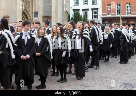 Les diplômés de Cambridge du King’s College assistent à la cérémonie de remise des diplômes ce matin au Sénat. Photo prise le 29th juin 2022. © Belinda Jiao Banque D'Images