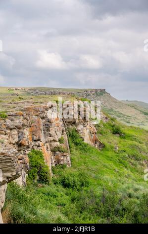 Vues sur le site du patrimoine mondial Head-Smashed-in Buffalo Jump dans le sud de l'Alberta au Canada. Banque D'Images