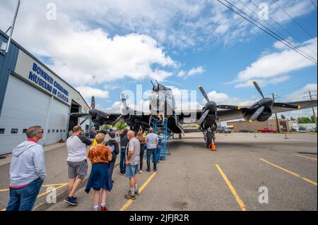 Nanton (Alberta) - 2 juillet 2022 : bombardier Avro Lancaster au Musée canadien du commandement des bombardiers, dans les régions rurales de l'Alberta. Banque D'Images