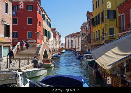 VENISE, ITALIE - 19 AVRIL 2019 canaux et ponts vénitiens Banque D'Images