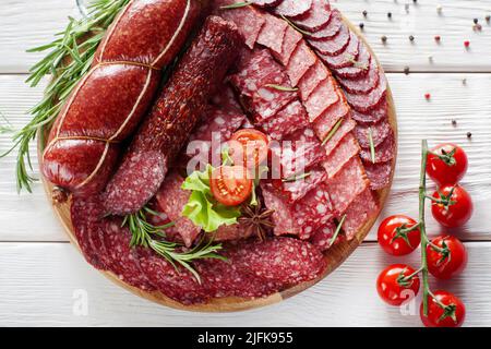 Assiette de saucisses, charcuterie Banque D'Images