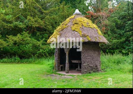 Maison d'été de chaume à Traquair House près d'Innerleithen dans les frontières écossaises Banque D'Images