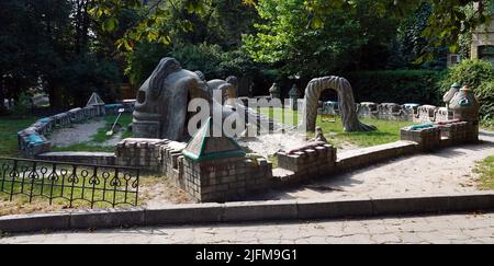 Kiev, Ukraine 6 juillet 2021: Terrain de jeu sous la forme d'une forteresse de conte de fées Banque D'Images