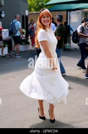 Camilla Kerslake assistant à la huitième journée des Championnats de Wimbledon 2022 au All England Lawn tennis and Croquet Club, Wimbledon. Date de la photo: Lundi 4 juillet 2022. Banque D'Images