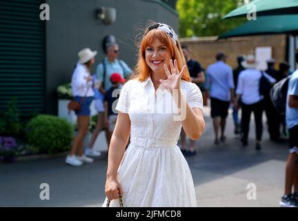 Camilla Kerslake assistant à la huitième journée des Championnats de Wimbledon 2022 au All England Lawn tennis and Croquet Club, Wimbledon. Date de la photo: Lundi 4 juillet 2022. Banque D'Images