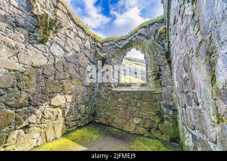 Ruines de la cathédrale médiévale Magnus à Kirkjubour SUR les îles Féroé Banque D'Images