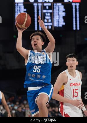 Melbourne, Australie. 04th juillet 2022. Wei Chen Chou, de l'équipe de basket-ball du Taipei chinois, en action pendant le match de la FIBA World Cup 2023 Qualificatifs Group B Window 3 entre le Taipei chinois et la Chine qui s'est tenu à l'arène John Cain. Note finale Chine 97:56 Taipei chinois. Crédit : SOPA Images Limited/Alamy Live News Banque D'Images