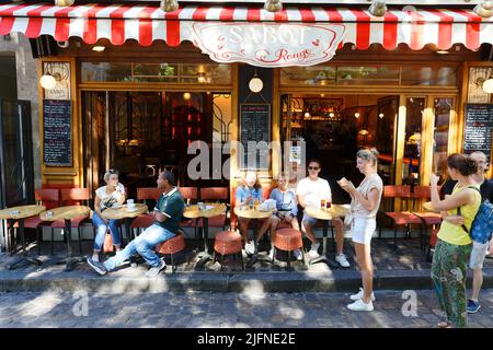 Le restaurant français traditionnel : Le sabot rouge situé à Montmartre dans le 18 arrondissement de Paris, France. Banque D'Images