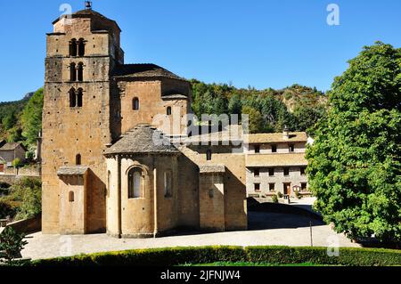 L'église de Santa María de Santa Cruz de la Serós est une ancienne église bénédictine en Espagne. Santa Cruz de la Serós, Huesca, Aragón, Espagne, Europe Banque D'Images