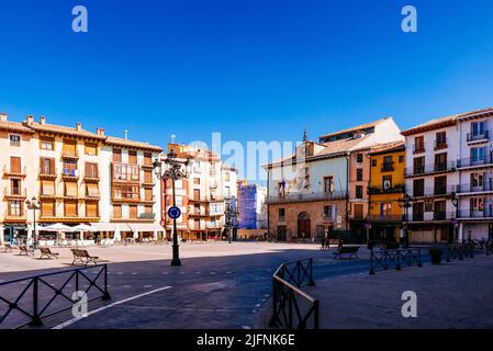 Plaza de España ou Plaza del Mercado, place du marché, d'origine médiévale bien que les maisons actuelles avec leurs arcades colonnades date du 16th c Banque D'Images