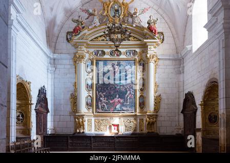 Sacristie avec l'retable avec la lapidation de Saint Stephen copie de Giulio Romano. Le monastère de Santa María de Huerta est un monastère cistercien situé Banque D'Images