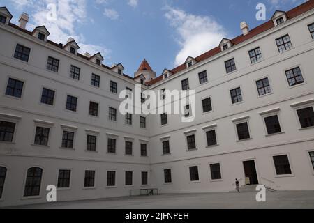 Vue depuis la cour intérieure du château de Bratislava en Slovaquie Banque D'Images