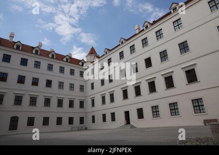 Vue depuis la cour intérieure du château de Bratislava en Slovaquie Banque D'Images