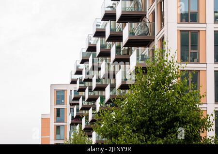 Riverscape luxueux nouveaux appartements au bord de la rivière à Silvertown Banque D'Images