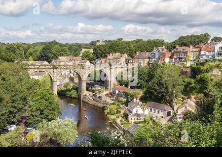 Knaresborough Viaduc au-dessus de la rivière Nidd, Knaresborough, North Yorkshire, Royaume-Uni. Banque D'Images