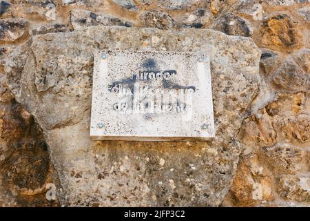 Vue de Félix Rodríguez de la Fuente devant le réservoir de Tranco de Beas. Province de Jaén, Andalousie, Espagne, Europe Banque D'Images