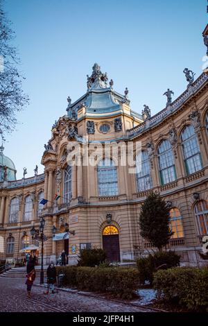 Intérieur du château de Vajdahunyad dans le parc de la ville de Budapest, Hongrie. Banque D'Images