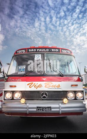 Véhicule Caio Gaivota Mercedes-Benz O326 (1975) exposé au bus Brasil Fest (BBF 2021), tenu dans la ville de São Paulo. Banque D'Images