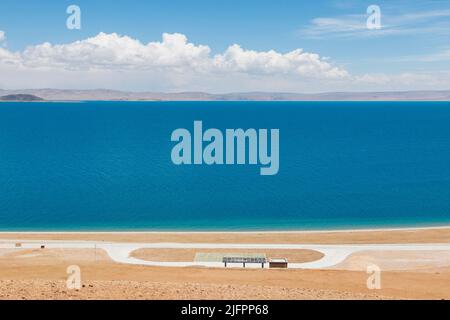 Vue aérienne du lac Namtso au Tibet, en Chine Banque D'Images