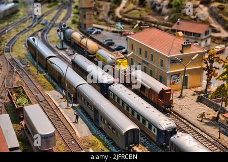 Vue rapprochée d'une gare miniature Banque D'Images