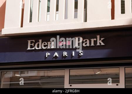 Bordeaux , Aquitaine France - 05 17 2022 : logo Eden Park marque et texte enseigne boutique façade magasin vêtements rugby mode Banque D'Images