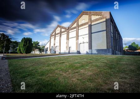 Bâtiment historique de la soufflerie R52 sur le site de l'ancien Royal Aircraft establishment (RAE) à Farnborough, Hampshire, Royaume-Uni Banque D'Images