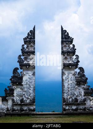 La porte du ciel à Pura Luhur ou au temple de Lempuyang, Bali Indonésie Banque D'Images