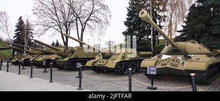 Kiev, Ukraine 20 mars 2020: Matériel militaire pour l'observation du public au Musée national de l'histoire de l'Ukraine pendant la Seconde Guerre mondiale Banque D'Images