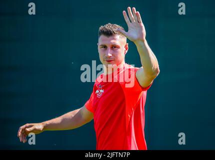 Leipzig, Allemagne. 05th juillet 2022. Football, Bundesliga, formation publique RB Leipzig, centre de formation: Le joueur de Leipzig Willi Orban arrive pour la session de formation. Credit: Jan Woitas/dpa/Alay Live News Banque D'Images