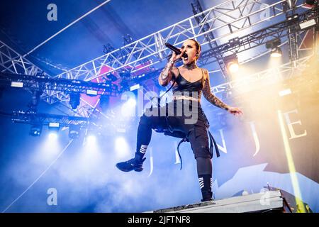 Oslo, Norvège. 24th, juin 2022. Le groupe ukrainien de métaux lourds Jinjer joue un concert lors du festival de musique norvégien tonnes of Rock 2022 à Oslo. Ici, la chanteuse Tatiana Shmailyuk est vue en direct sur scène. (Crédit photo: Gonzales photo - Terje Dokken). Banque D'Images