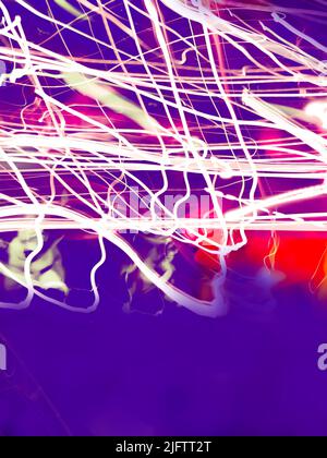 Bokeh violet lilas abstrait phosphorescent toile de fond. Bokeh lilas violet tendance couleur fond universel. Banque D'Images