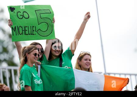 AMSTELVEEN, PAYS-BAS - JUILLET 5 : supporter de l'Irlande lors du match de la FIH coupe du monde des femmes de hockey 2022 entre l'Irlande et le Chili au stade de hockey Wagener sur 5 juillet 2022 à Amstelveen, pays-Bas (photo de Patrick Goosen/Orange Pictures) Banque D'Images