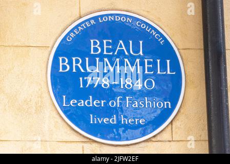 Beau Brummell, plaque bleue. Honoré par le Conseil du Grand Londres en hommage au chef de la mode qui a vécu ici Banque D'Images