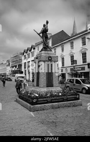 Mémorial de guerre dans la rue Boscawen, Truro Banque D'Images