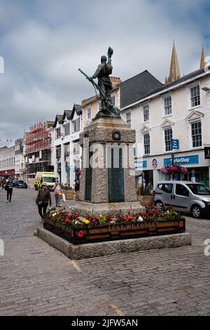 Mémorial de guerre dans la rue Boscawen, Truro Banque D'Images