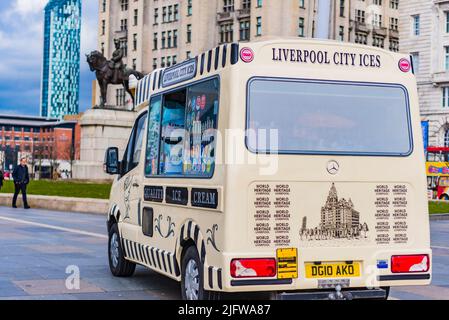 Camion de crème glacée. Liverpool, Merseyside, Lancashire, Angleterre, Royaume-Uni Banque D'Images