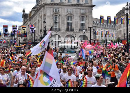 50th Pride à Londres 2022 foules Banque D'Images