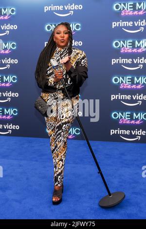 Berlin, Allemagne. 05th juillet 2022. Motsi Mabuse arrive à la première du format de comédie vidéo Prime « ONE MIC STAND » au palais du film Delphi. Crédit : Gerald Matzka/dpa/Alay Live News Banque D'Images