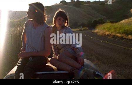 PETER VACK, NATALIA DYER, JE CROIS EN LICORNES, 2014 Banque D'Images