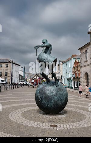 Tim Shaw est la sculpture du batteur à l'extérieur de la salle pour Cornwall à Lemon Quay, Truro, Cornwall Banque D'Images