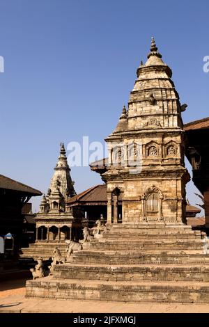 Bhaktapur est une ancienne ville de Newar dans le coin est de la vallée de Katmandou, au Népal. Il est situé dans le district de Bhaktapur, dans la zone de Bagmati. Durbar Banque D'Images