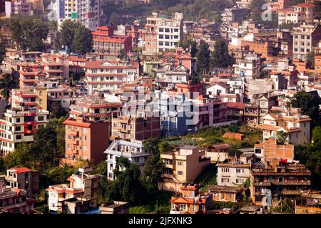 Vue sur Katmandou depuis Swayambhunath (Temple des singes). Katmandou est la capitale et la plus grande agglomération urbaine du Népal. Banque D'Images