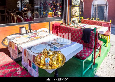 Turquie, restaurants de la haute en couleur Istanbul Fatih vieux quartier historique. Banque D'Images