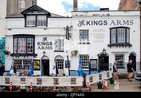 Kings Arms pub sur le port dans la ville balnéaire de Weymouth Dorset Royaume-Uni Banque D'Images