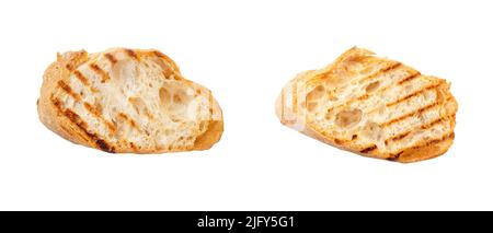 Deux morceaux de bruschetta traditionnelle de pain italien grillée isolée sur blanc Banque D'Images