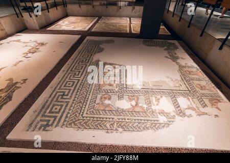 28 mai 2022, Antalya, Turquie : mosaïque grecque ancienne sur le sol dans le musée archéologique Banque D'Images