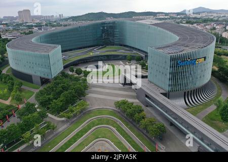 NANJING, CHINE - 6 JUILLET 2022 - le siège du Groupe Suning est situé à Nanjing, dans la province de Jiangsu, en Chine orientale, au 6 juillet 2022. Récemment, t Banque D'Images