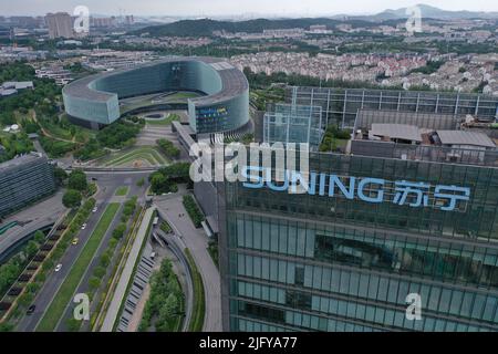 NANJING, CHINE - 6 JUILLET 2022 - le siège du Groupe Suning est situé à Nanjing, dans la province de Jiangsu, en Chine orientale, au 6 juillet 2022. Récemment, t Banque D'Images