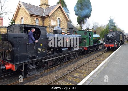 Trois stations de vapeur Great Western se rencontrent à la gare de Hampton Loade, Severn Valley Heritage Railway, Shropshire. Avril 2022 Banque D'Images