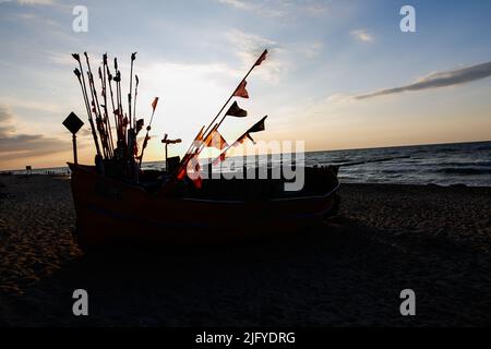 Wroclaw, Wroclaw, Pologne. 6th juillet 2022. Comme chaque année, de nombreux touristes commencent la saison des fêtes au bord de la mer polonaise. Cette année, les Polonais en particulier ont décidé de rester dans le pays. En photo: Dziwnow (Credit image: © Krzysztof Zatycki/ZUMA Press Wire) Banque D'Images